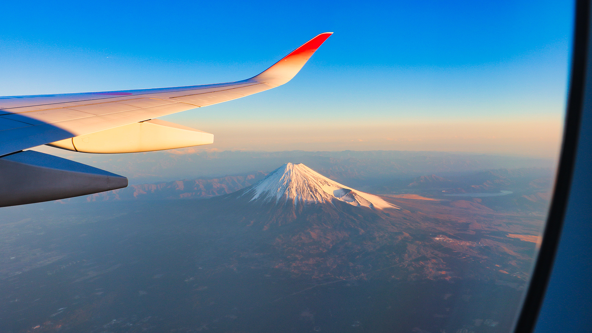JAL】羽田空港発着の遊覧チャーター「初日の出 初富士フライト」を実施 